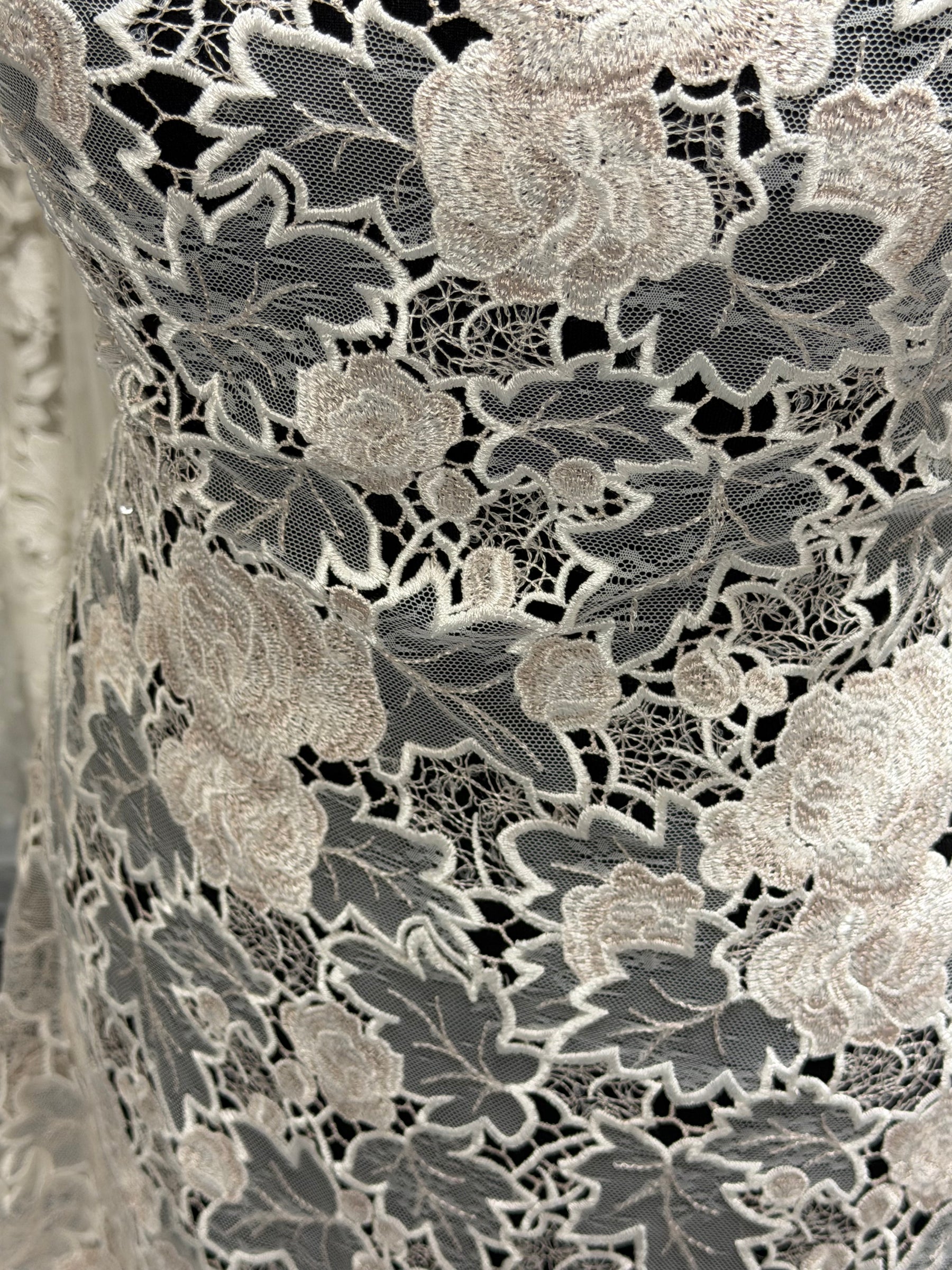 Ivory and Pink Lace - LB4004