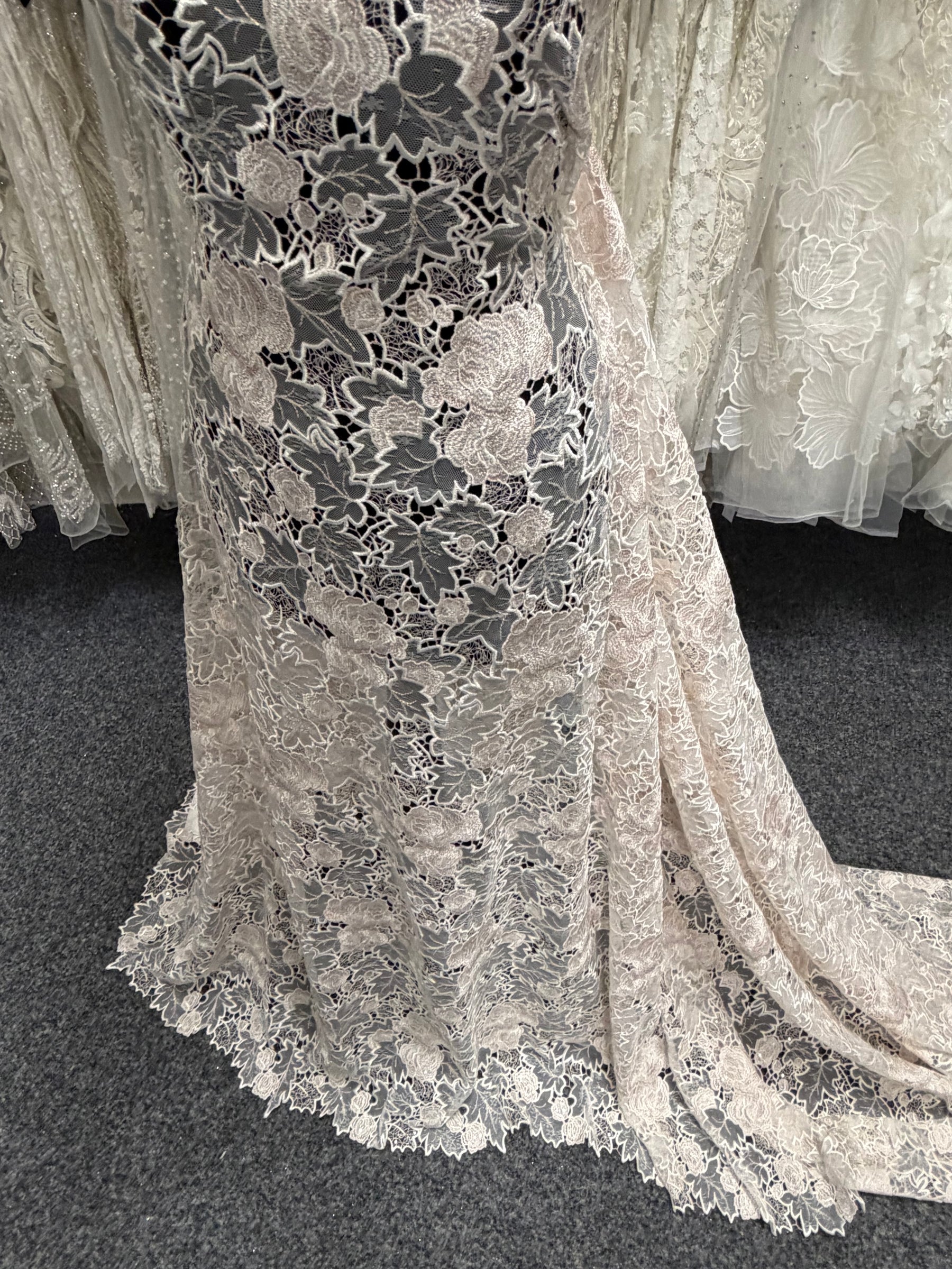 Ivory and Pink Lace - LB4004