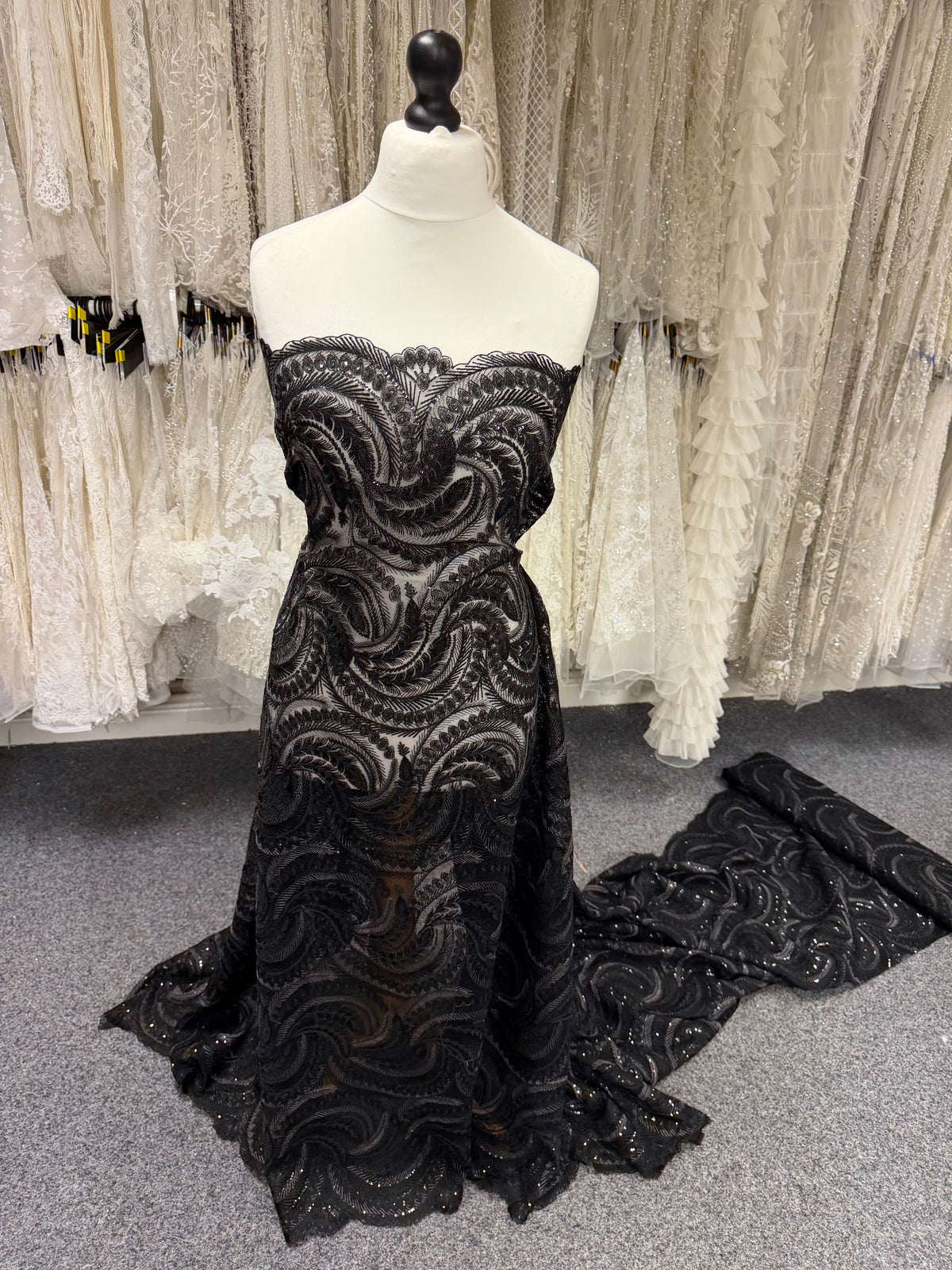 Dentelle à paillettes noires - EB3048