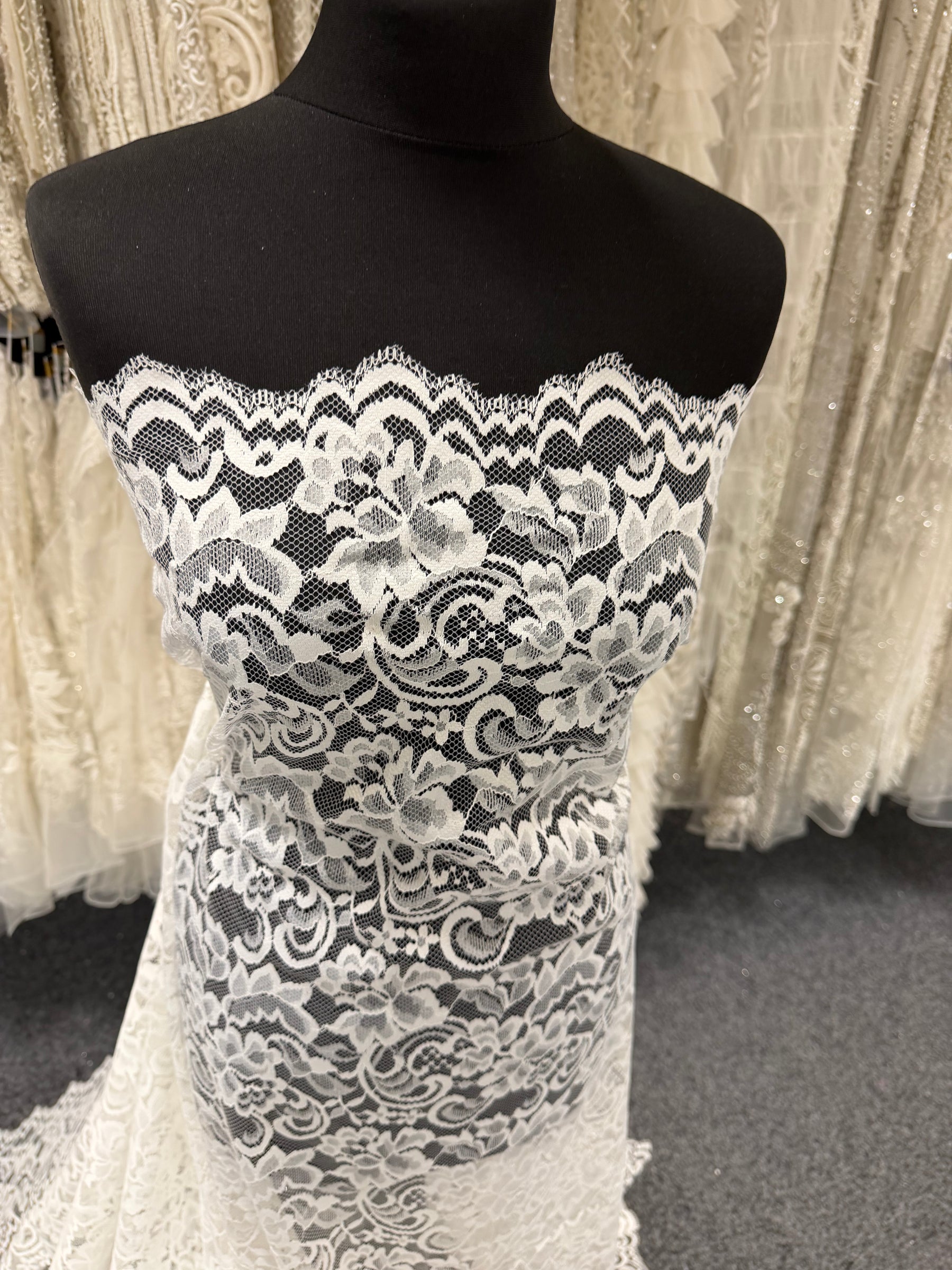 Dentelle ivoire - LA1008