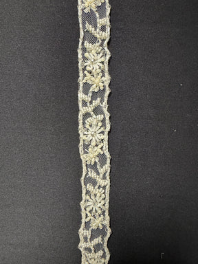 Bordure en dentelle perlée et sequinée ivoire - T166