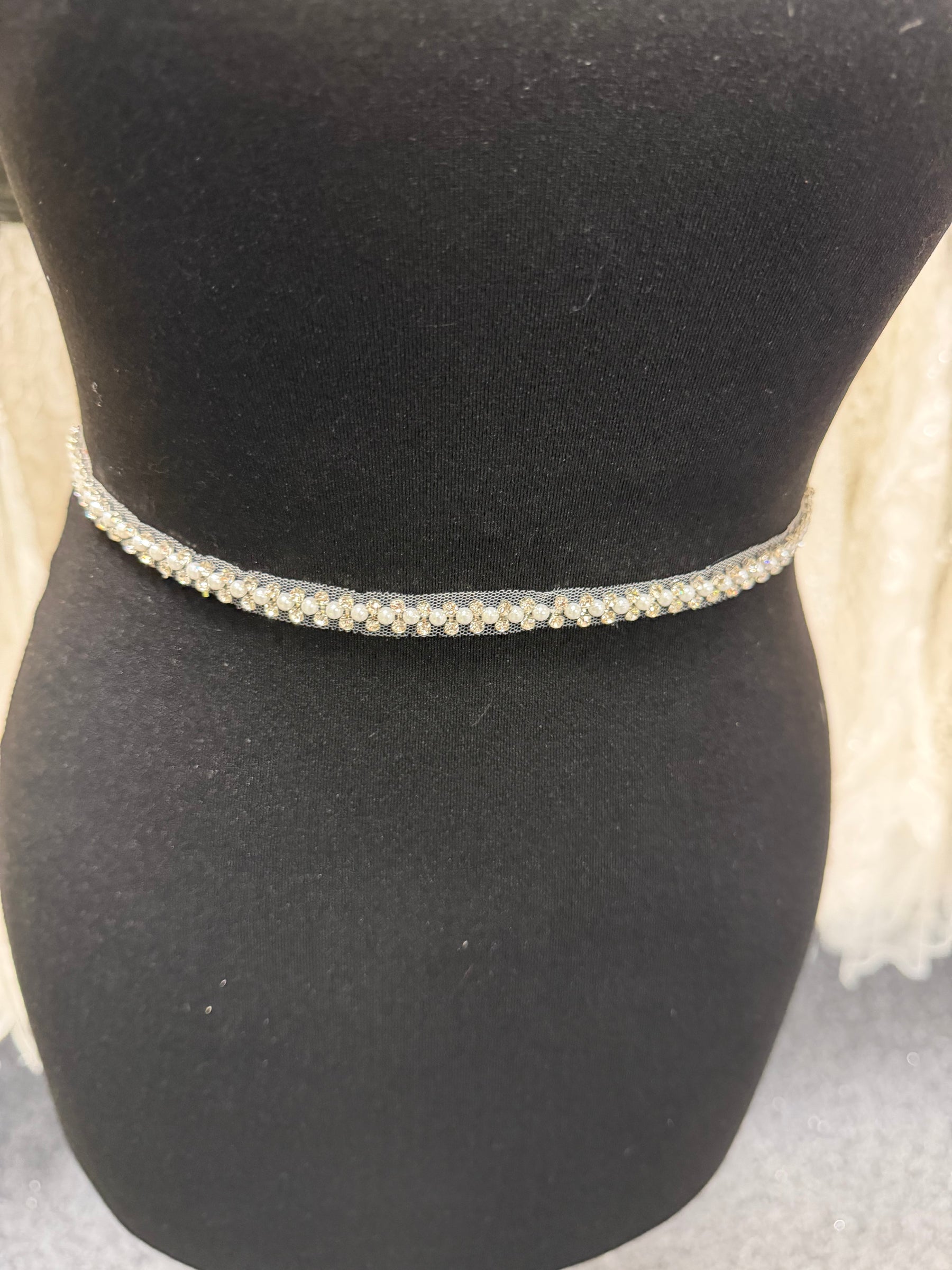 Bordure cristal et perle - T822