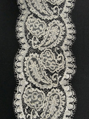 Bordure en perles et sequins ivoire - T921