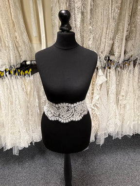 Bordure en perles et sequins ivoire - T921