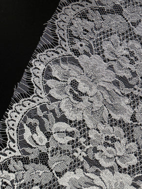 Bordure en dentelle française blanche - T878
