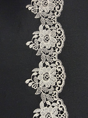Bordure festonnée guipure ivoire - T827