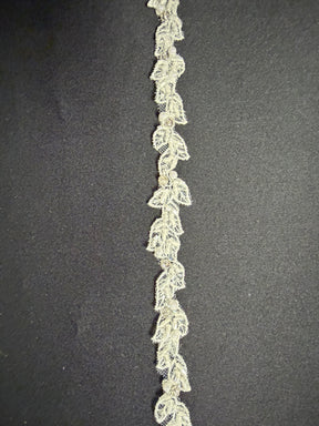 Galon en dentelle perlée ivoire - T835