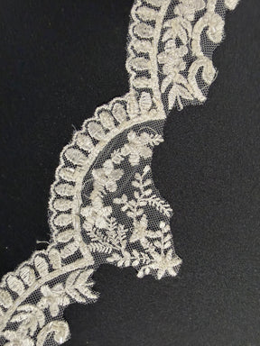 Garniture en perles et sequins ivoire - T838