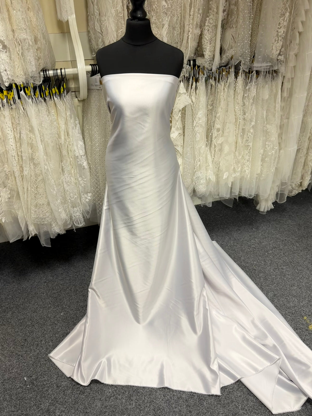 Satin duchesse léger en polyester argenté - P44