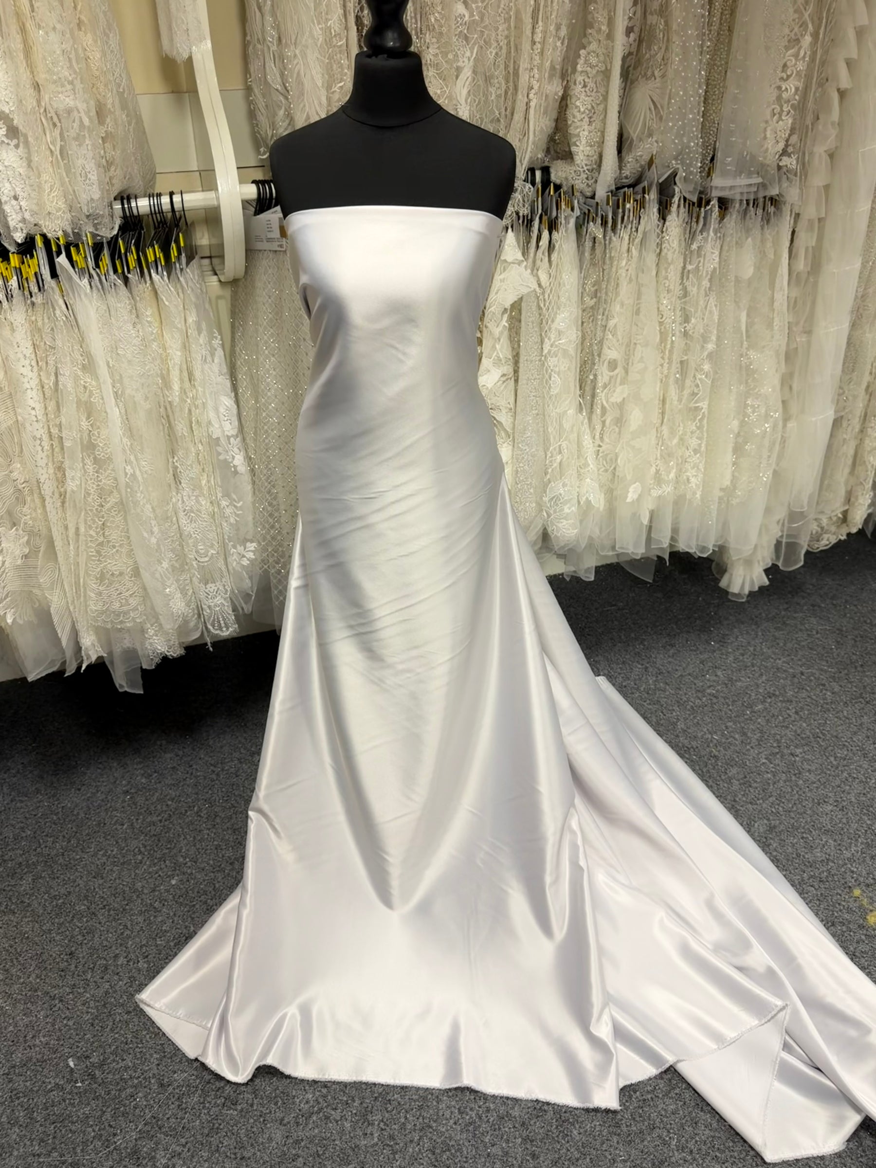 Satin duchesse léger en polyester argenté - P44