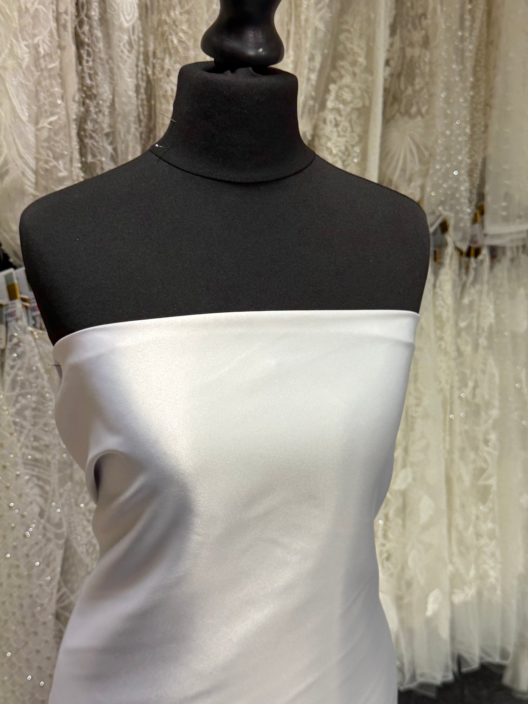 Satin duchesse léger en polyester argenté - P44
