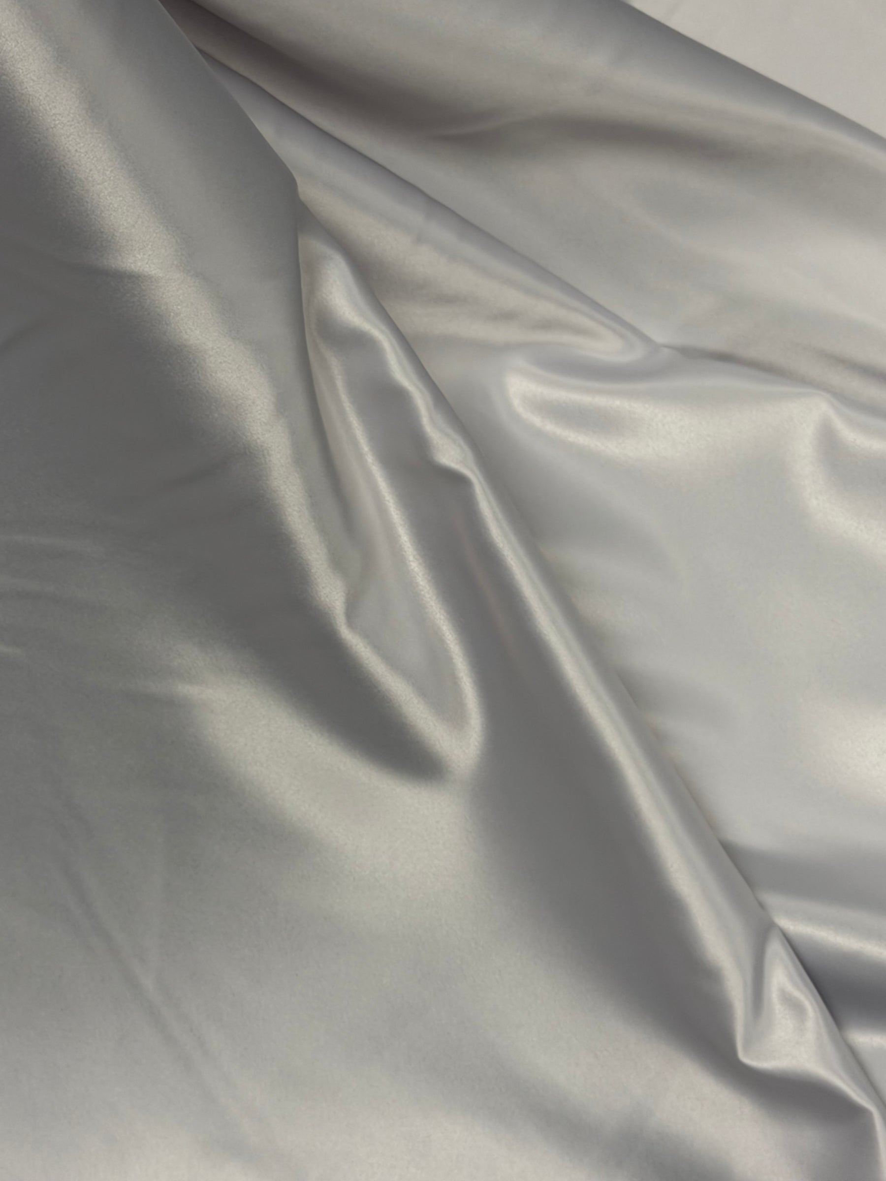 Satin duchesse léger en polyester argenté - P44