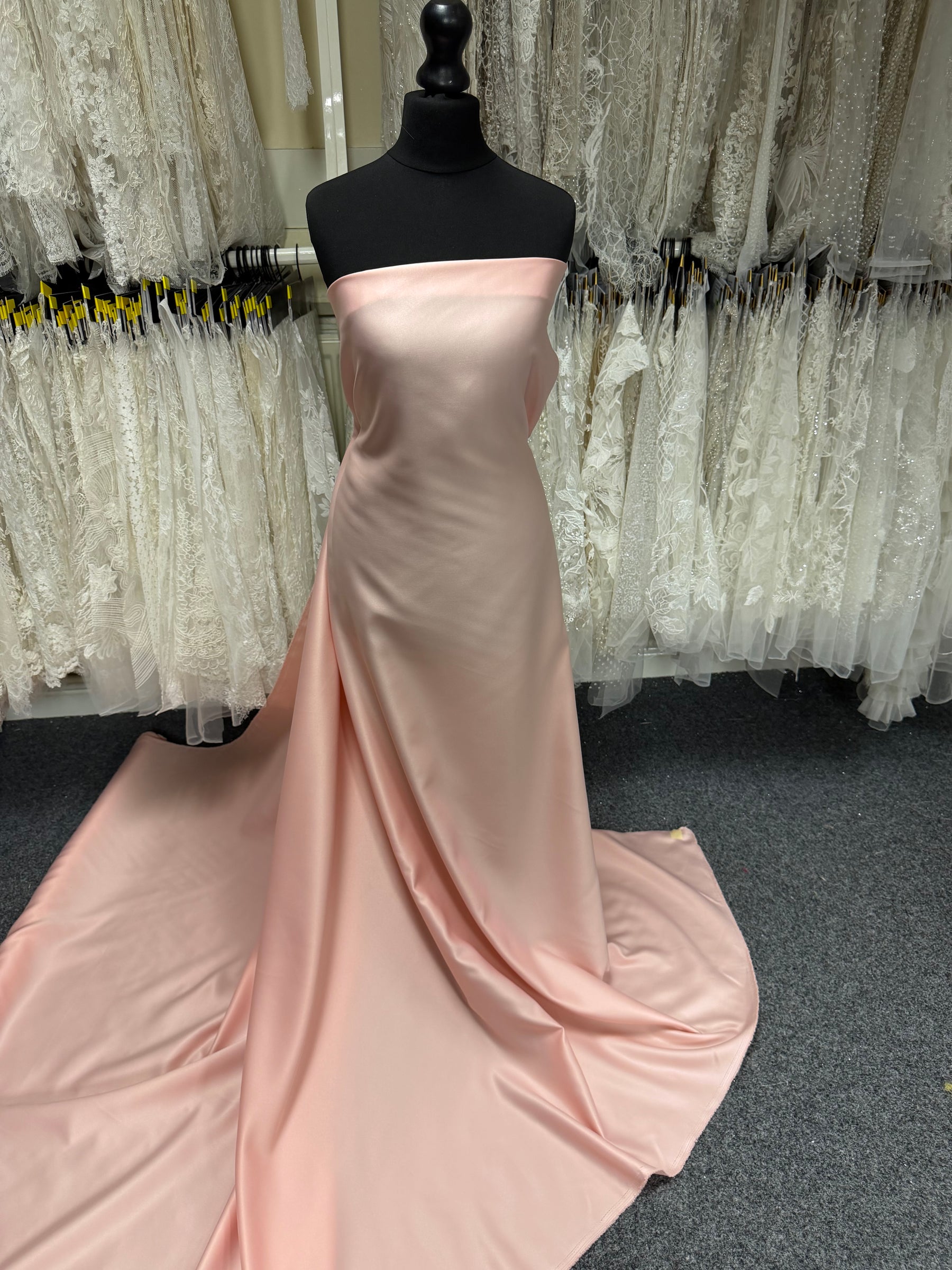 Polyester rose poudré, satin duchesse léger - P44