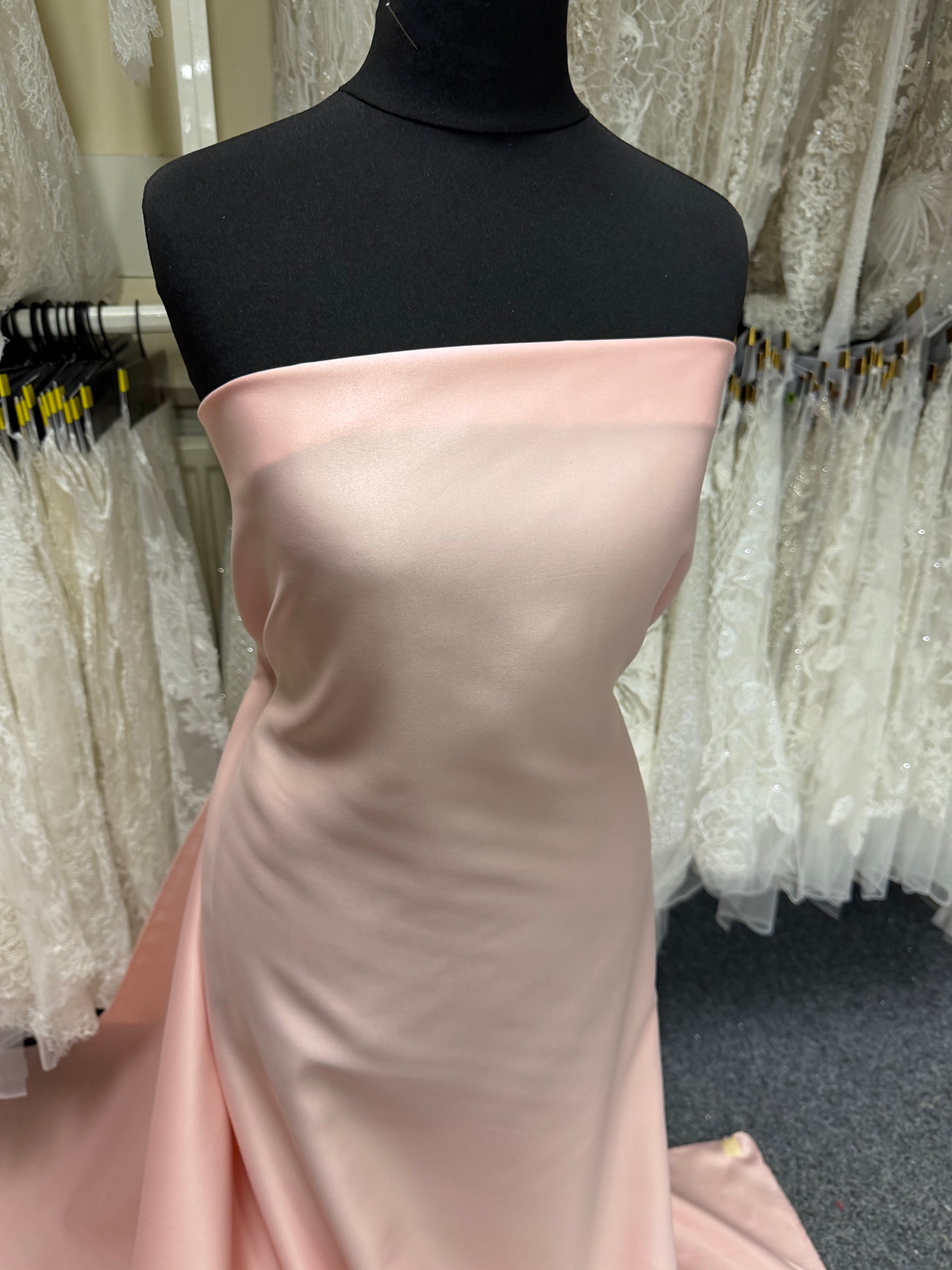 Polyester rose poudré, satin duchesse léger - P44
