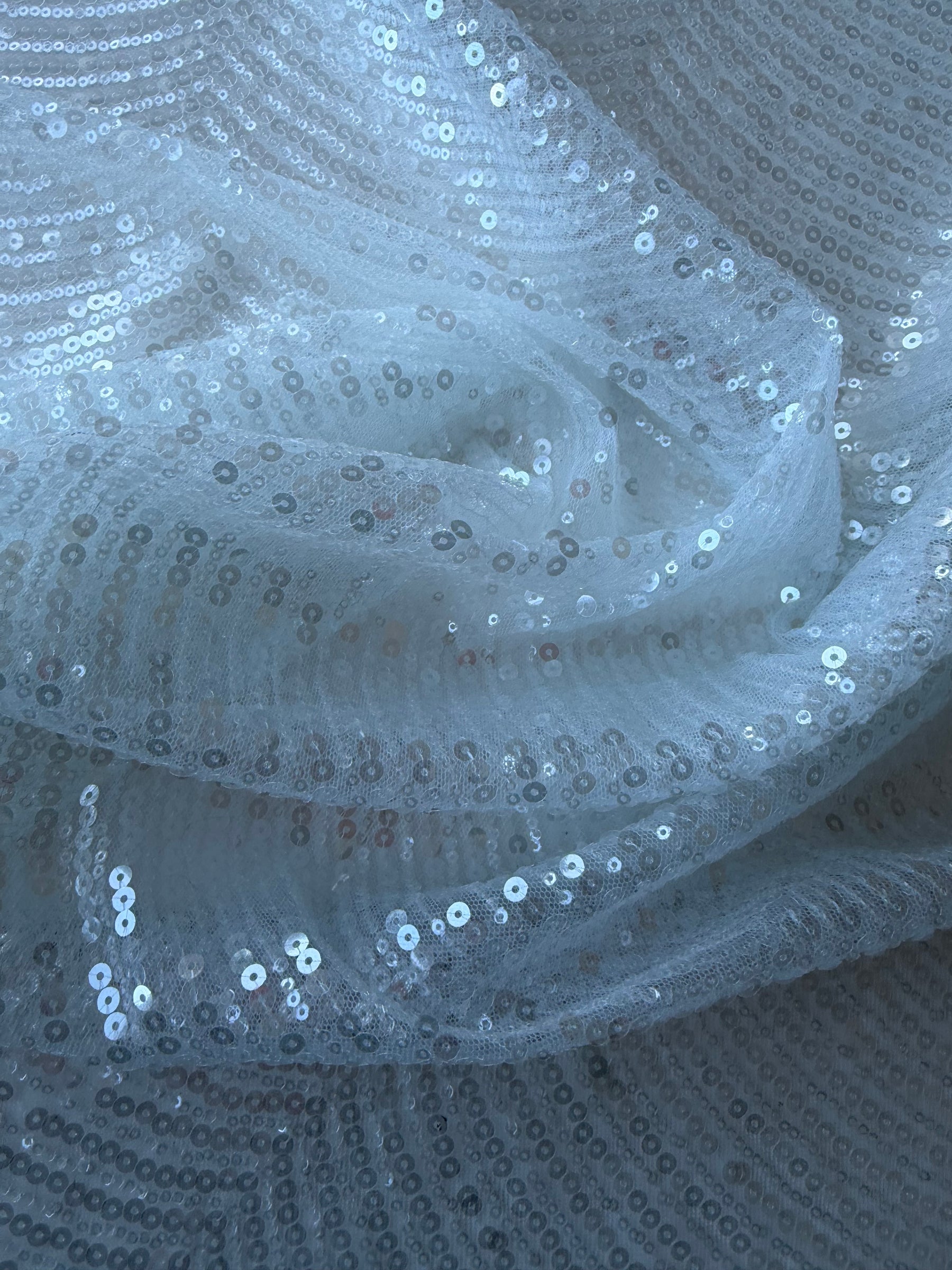 Tulle à sequins brodé bleu ciel – EB3020