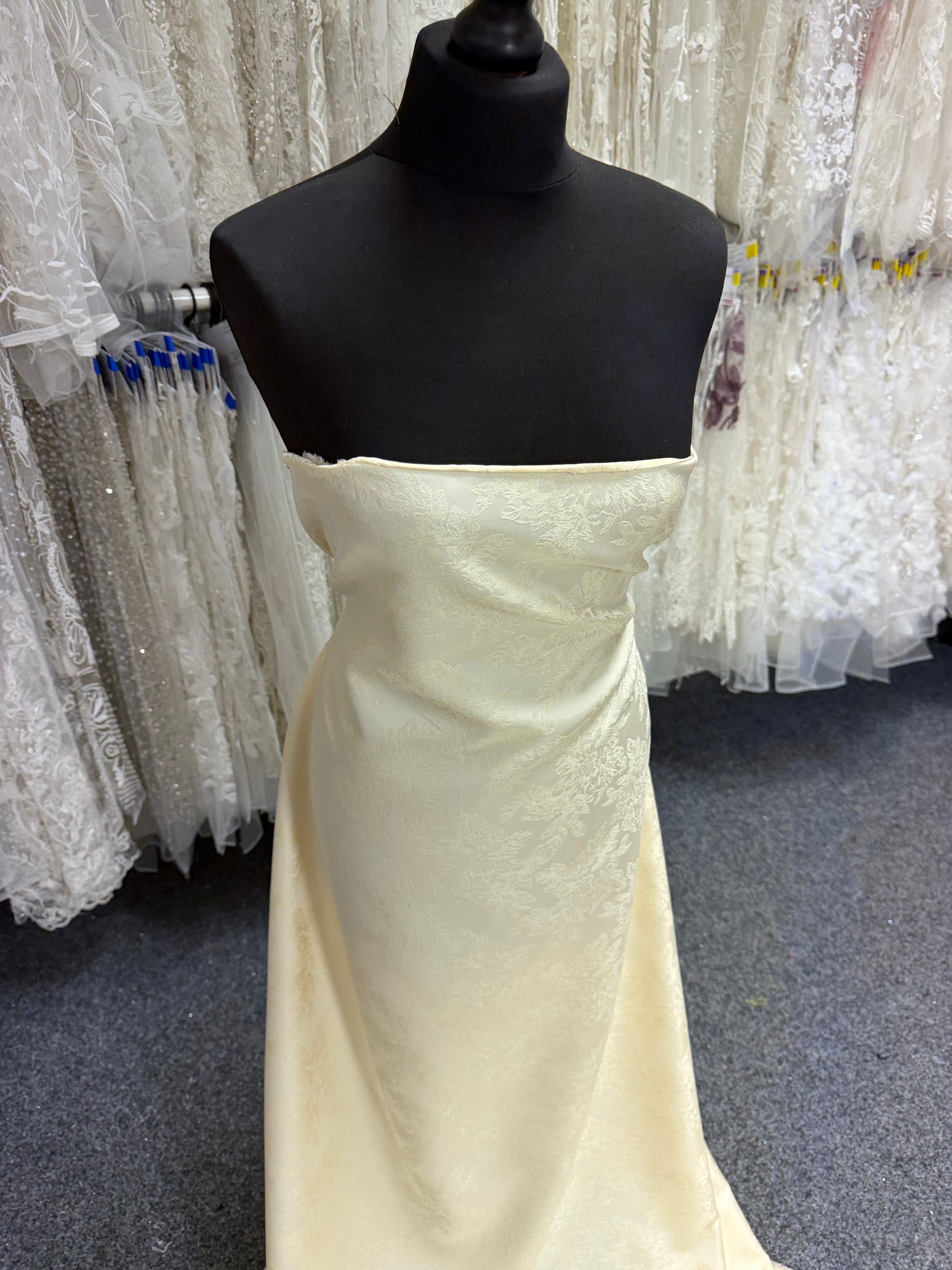 Brocade ivoire/doré - BR1001
