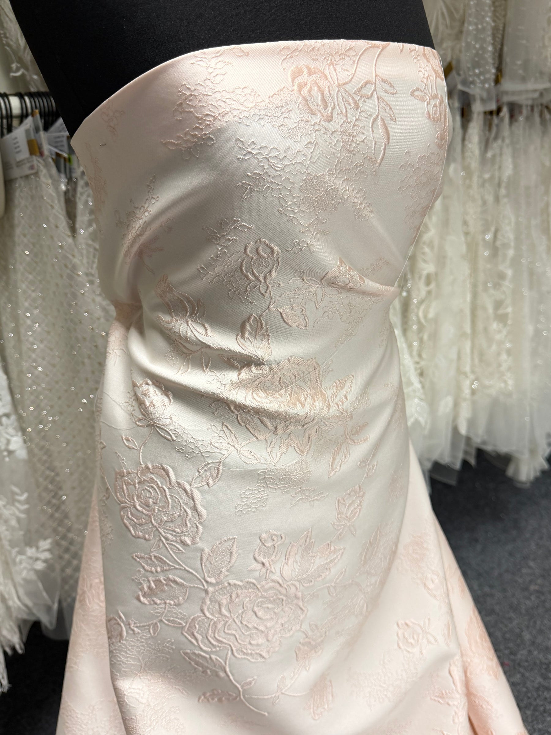 Brocade de soie italienne mélangée pêche pâle - BR1012