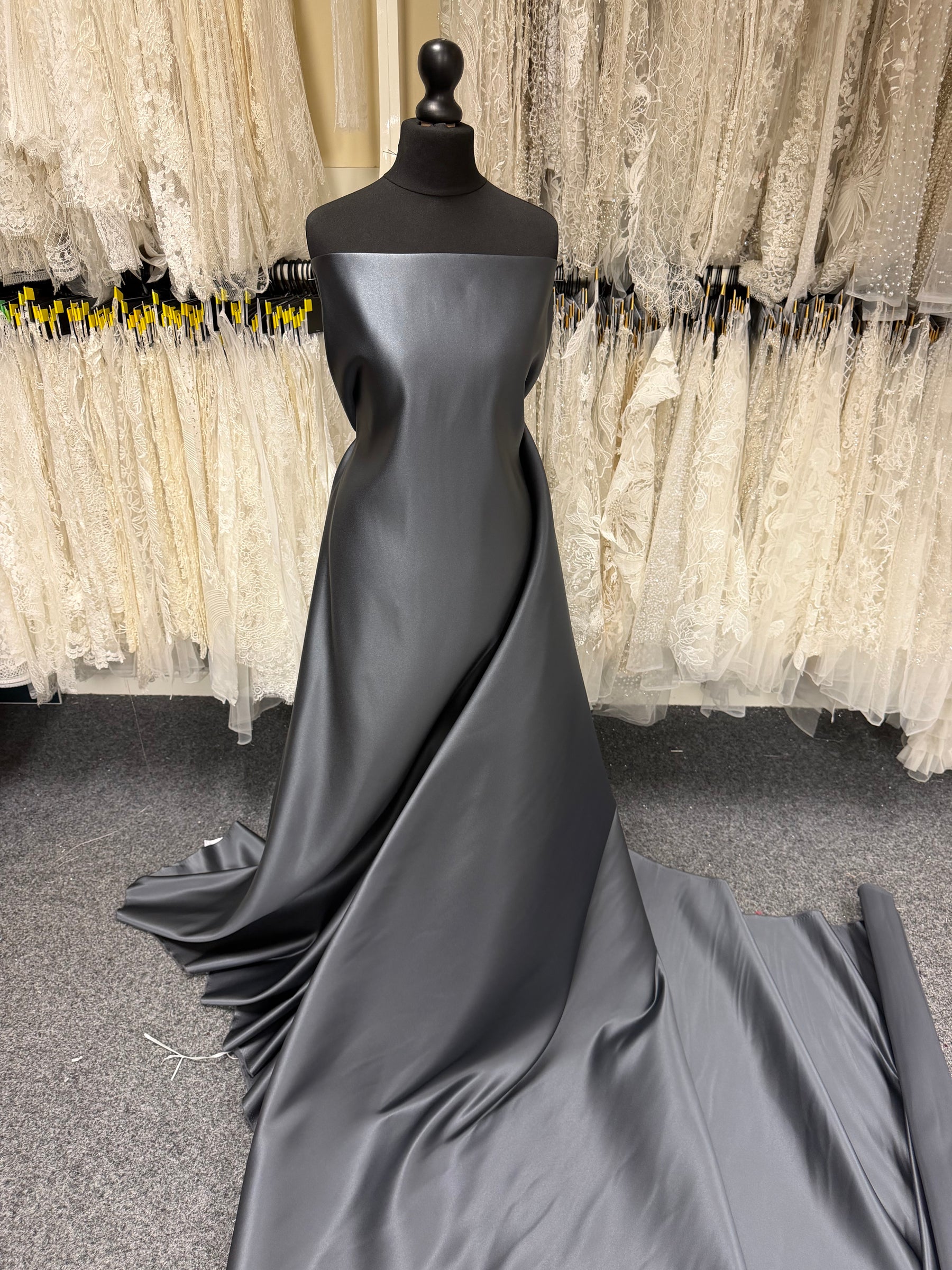 Satin polyester gris métallisé - Classique (CF)