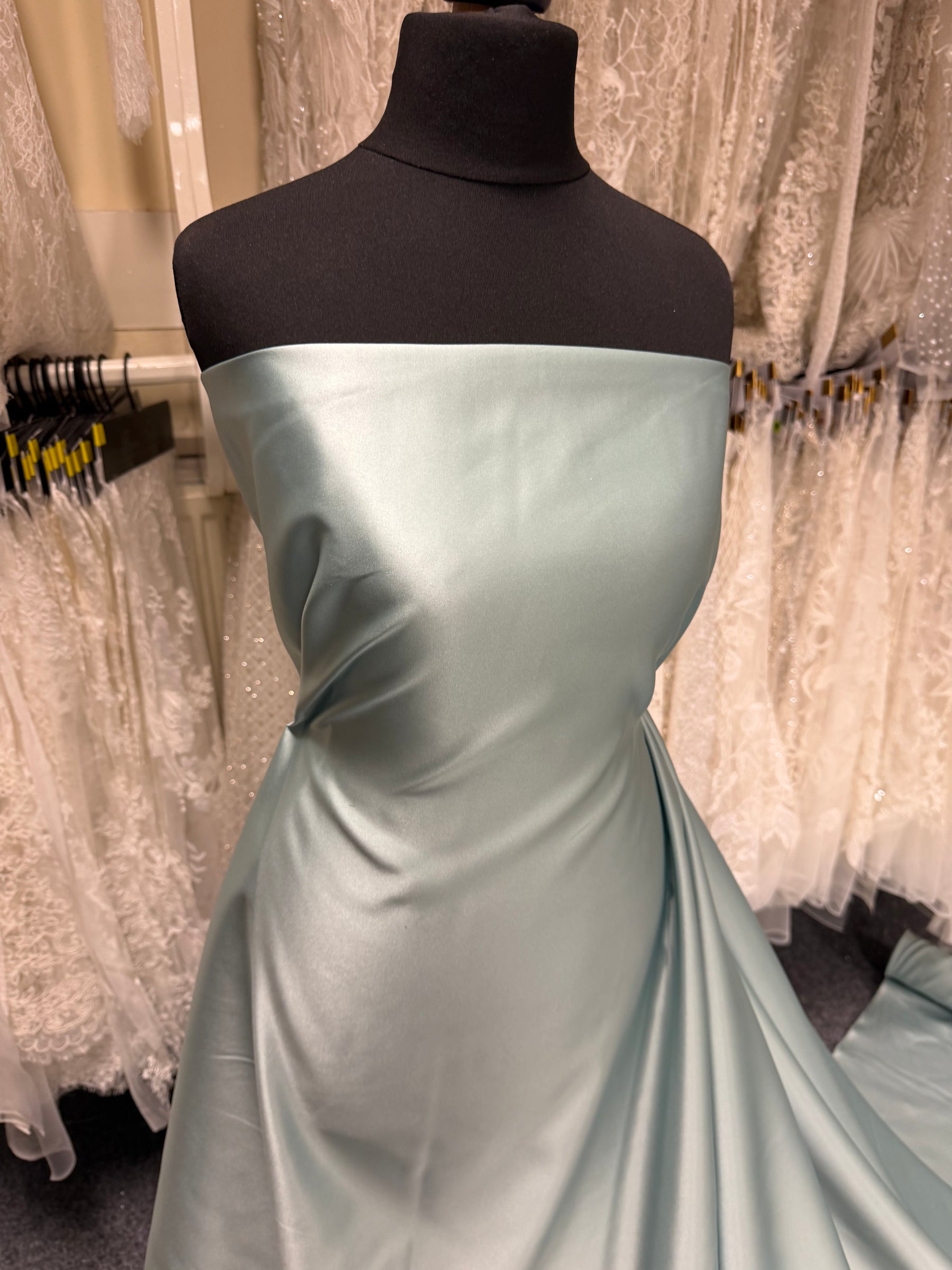 Satin duchesse en polyester vert brumeux - P42