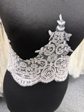 Galon de dentelle cordée grise - T623