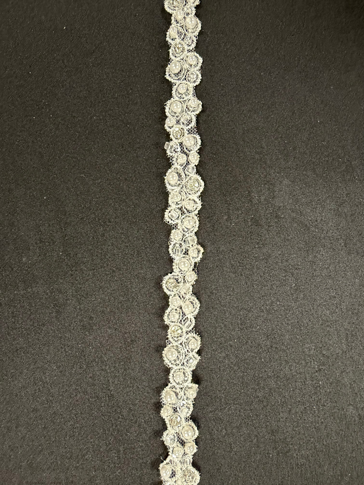 Bordure en dentelle perlée blanche - Sauge (T834)