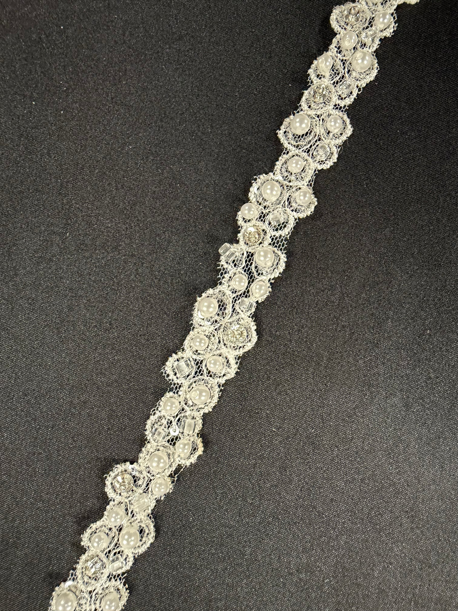 Bordure en dentelle perlée blanche - Sauge (T834)
