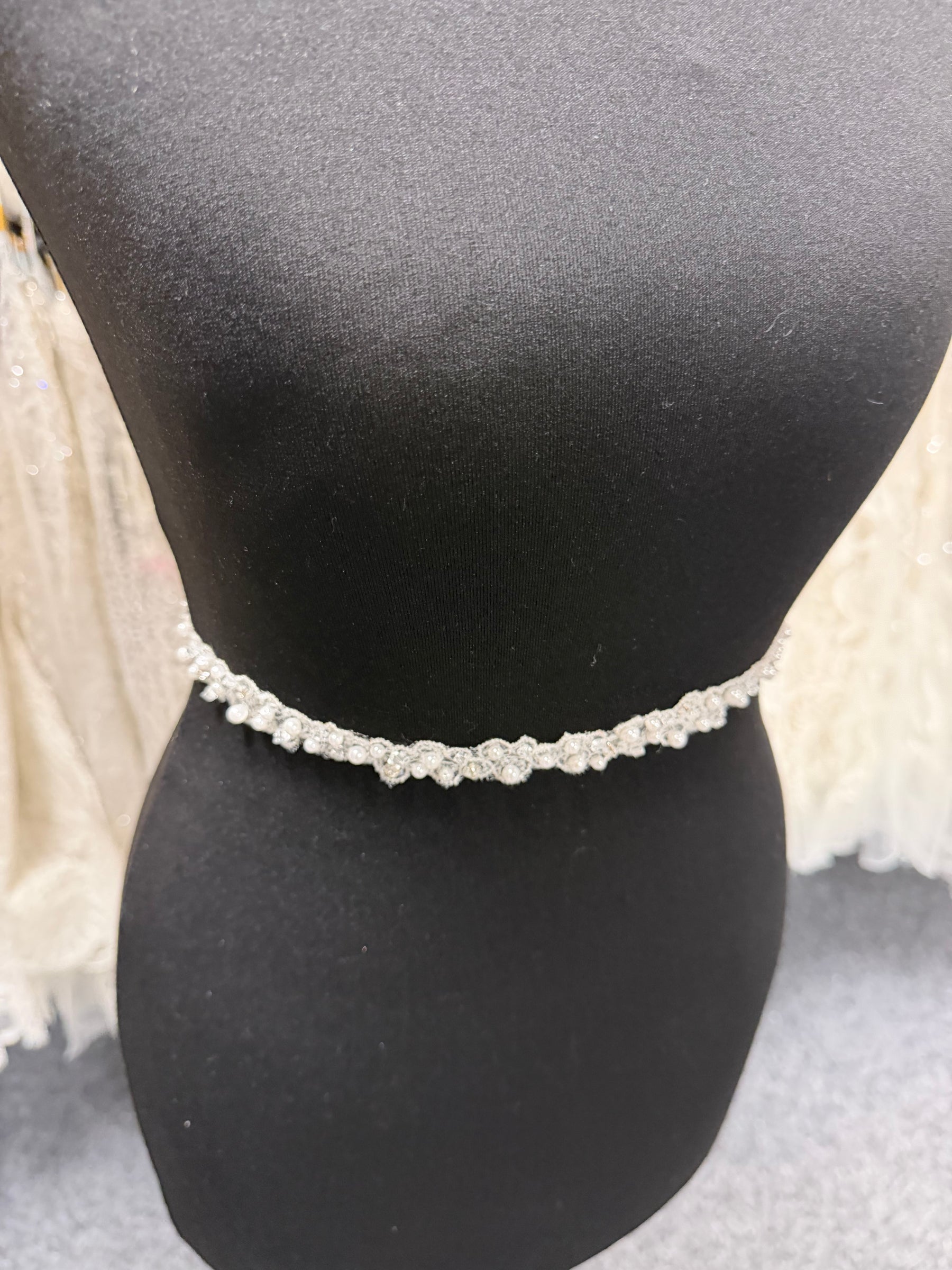 Bordure en dentelle perlée blanche - Sauge (T834)