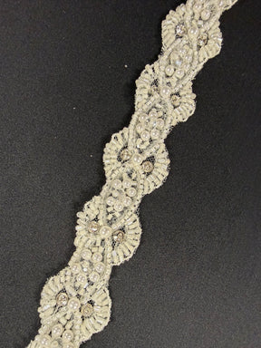 Bordure perlée et pailletée ivoire - T836
