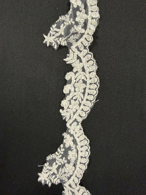 Bordure à perles et sequins blancs - T838