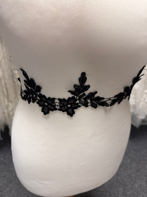 Black Guipure Lace Trim - T552