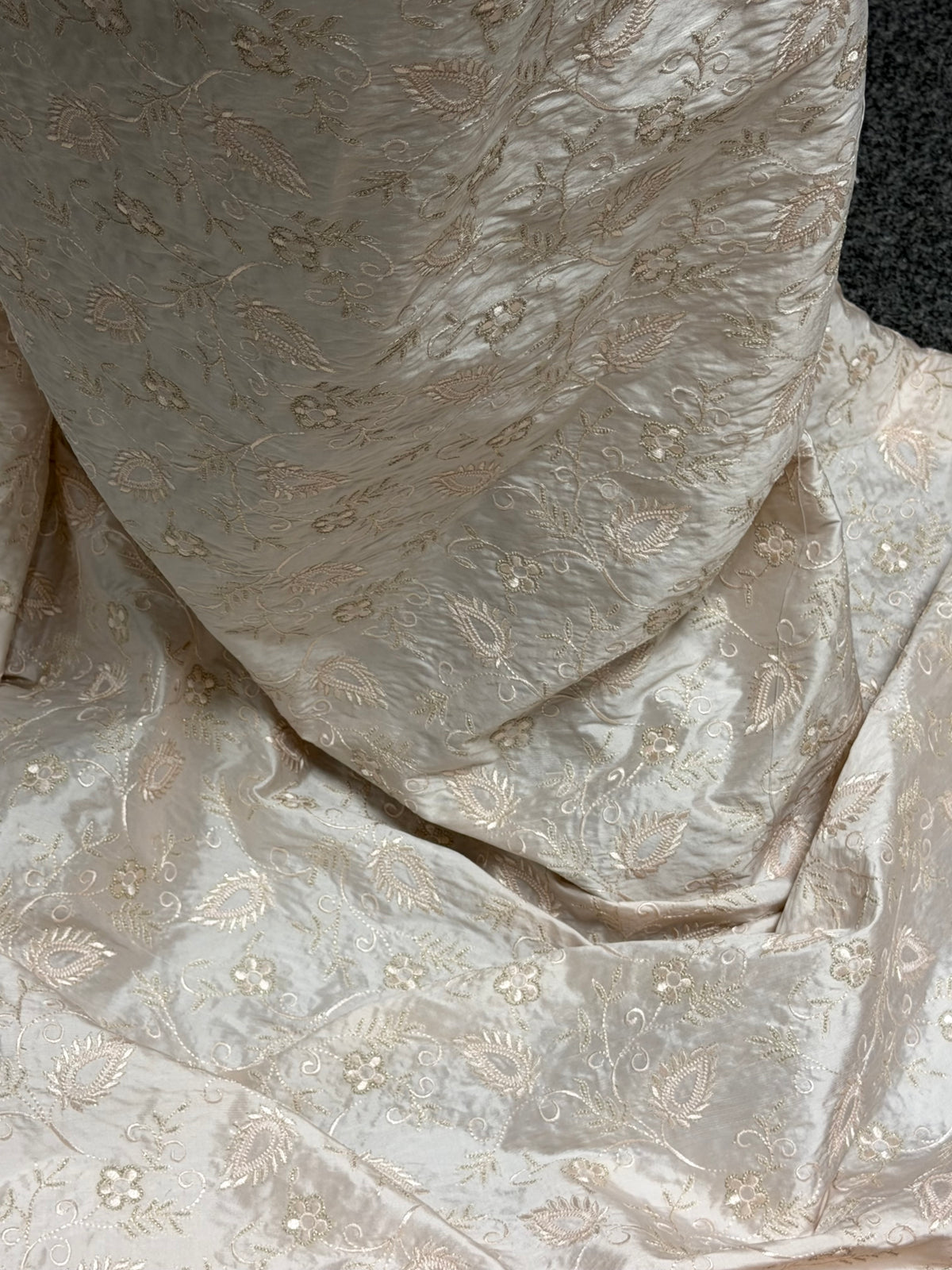 Dupion Brodé Blush – Delyth