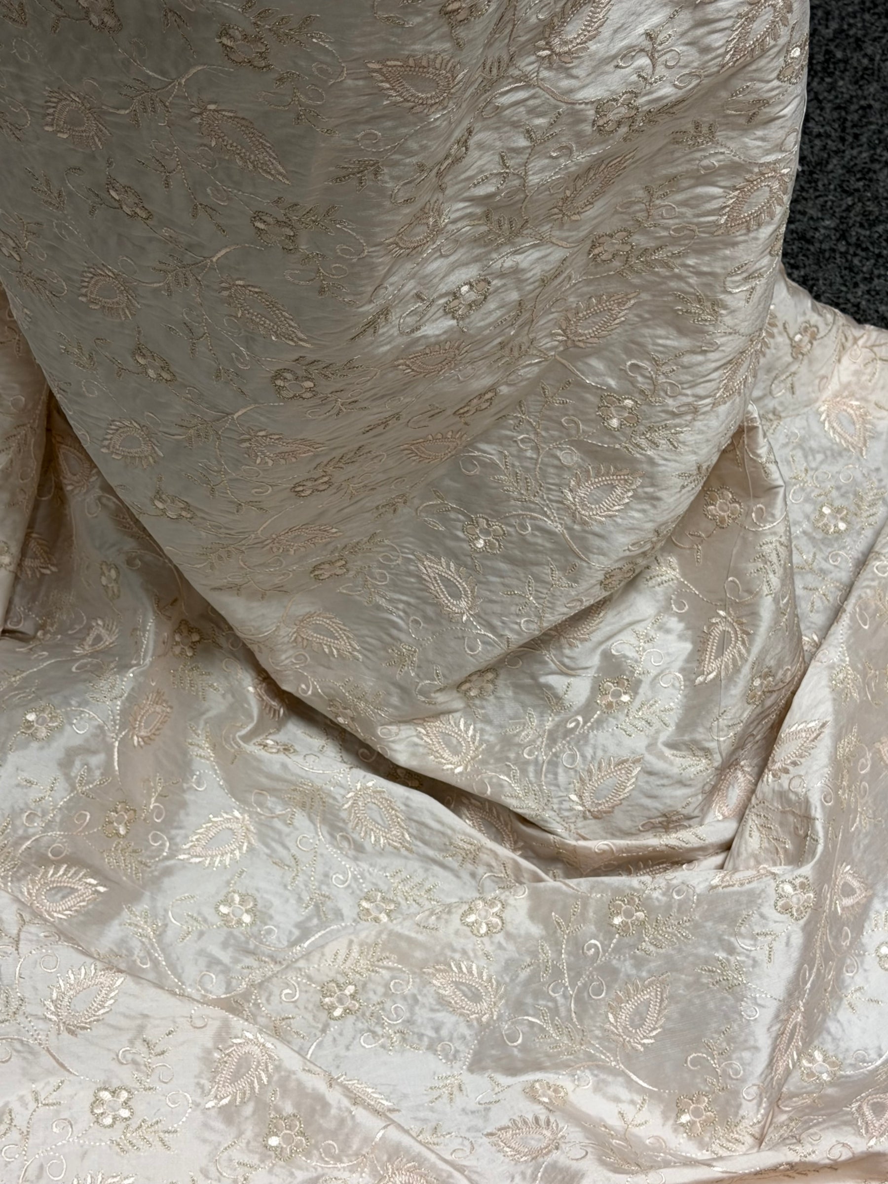 Dupion Brodé Blush – Delyth