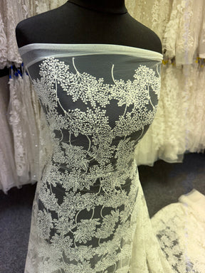 Dentelle brodée de fleurs ivoire - EB5037