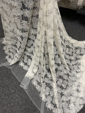 Dentelle brodée de fleurs ivoire - EB5037
