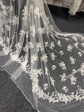 Tulle brodé de perles ivoire - EB1072