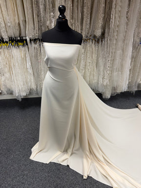 Crêpe de polyester poids moyen ivoire foncé - P59
