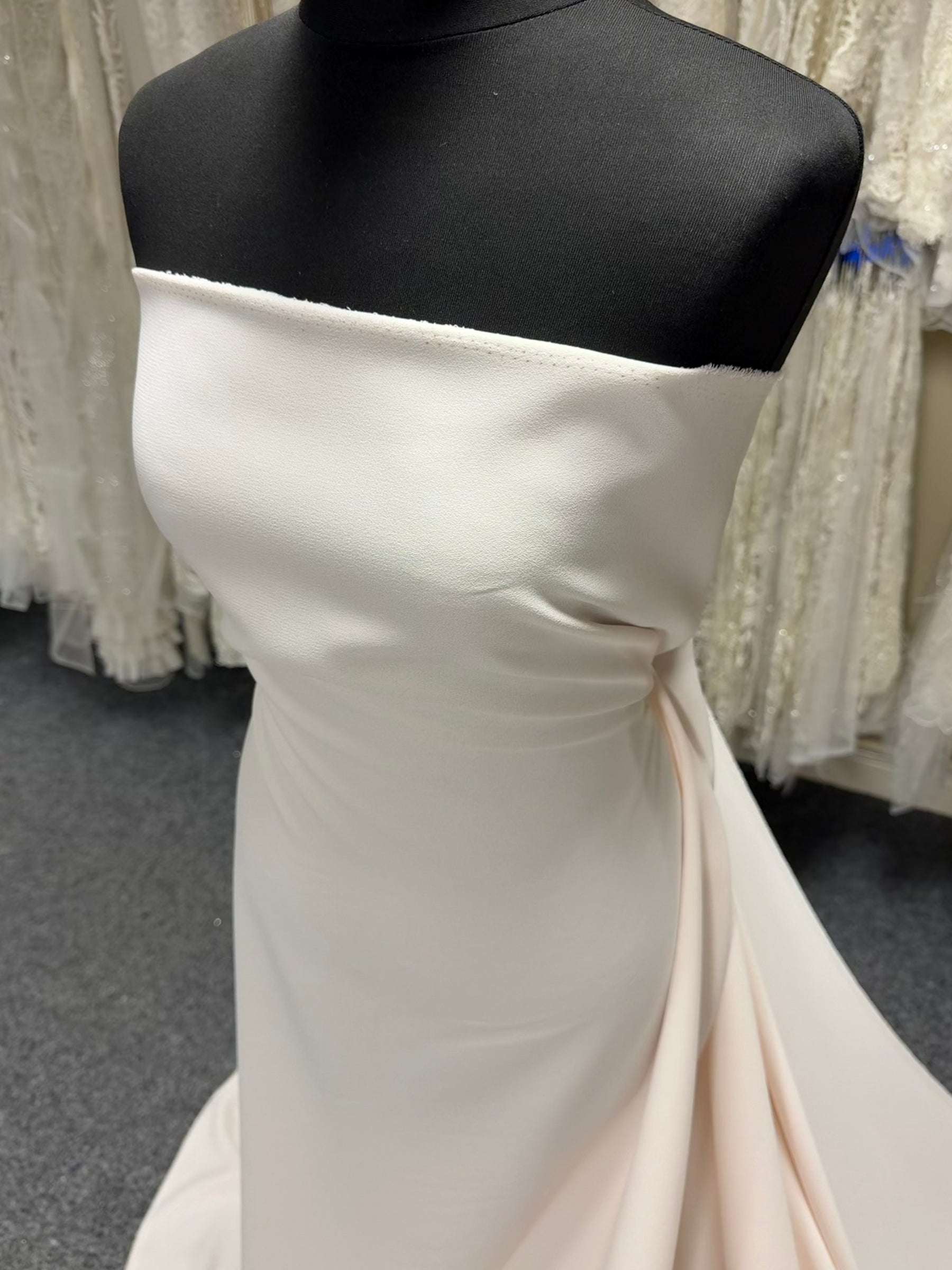 Crêpe polyester rose coquillage, poids moyen - P59