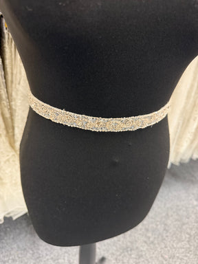 Passementerie en dentelle perlée - T80