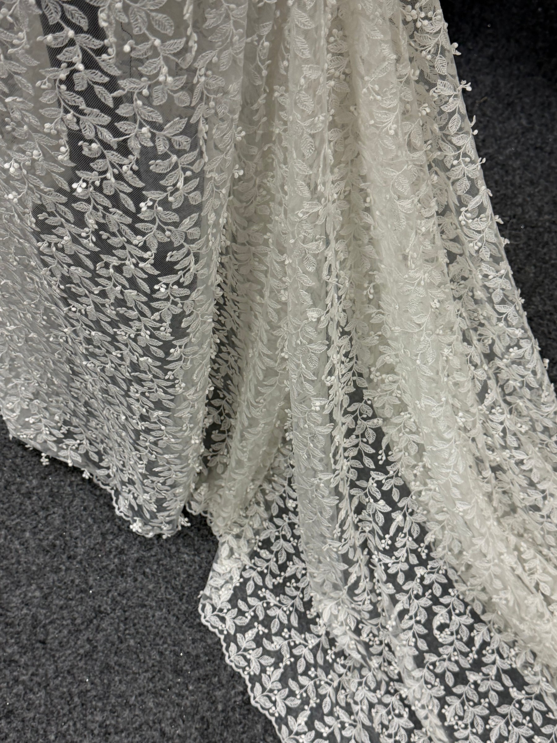 Dentelle brodée ivoire - EB5050