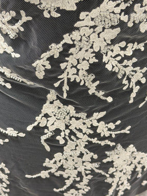 Tulle brodé de perles ivoire - EB1093