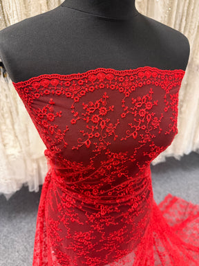 Dentelle brodée rouge - P615