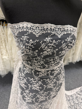 Dentelle brodée rose coquille - P615