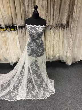 Ivory Raschel Lace - P221
