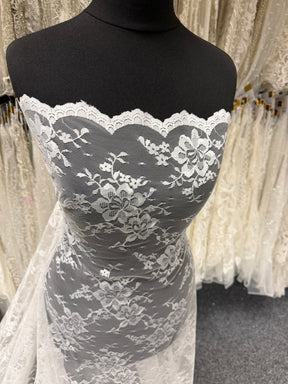 Ivory Raschel Lace - P221