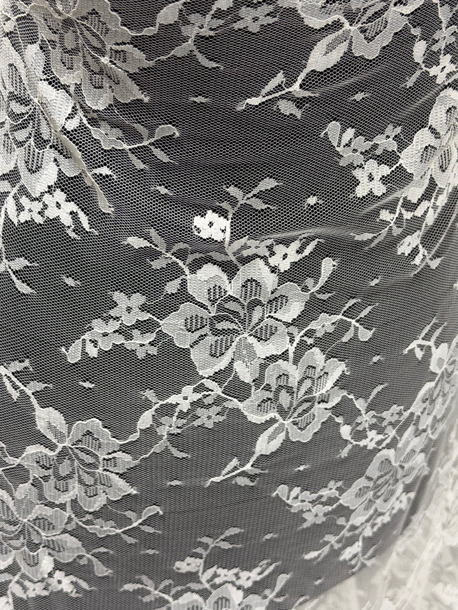 Ivory Raschel Lace - P221