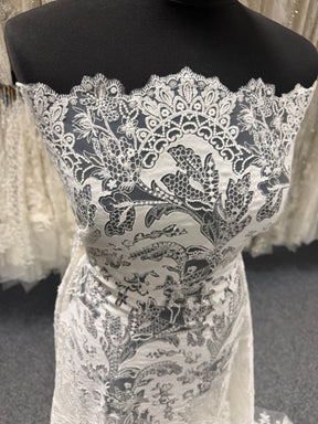 Dentelle brodée ornée de tissu ivoire - EB3039