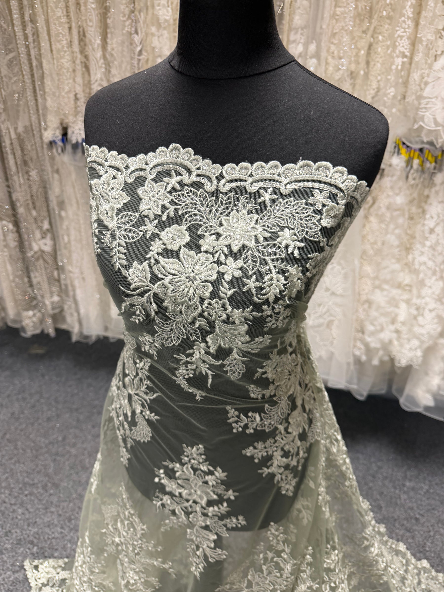 Dentelle à paillettes vert saule - EB3064