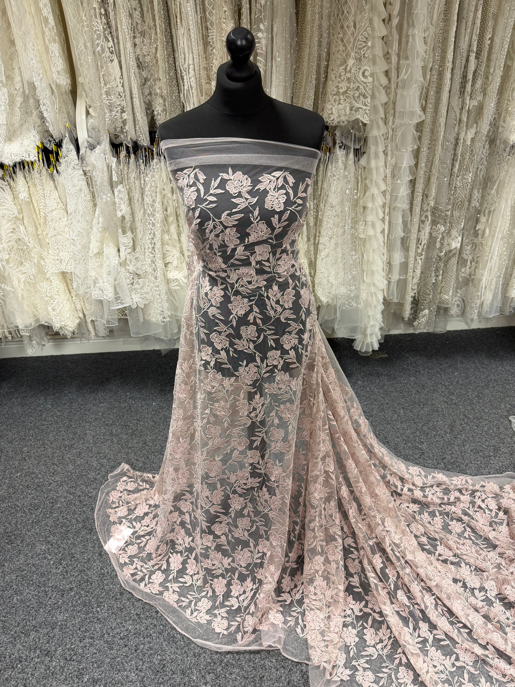 Dentelle brodée rose - EB5048