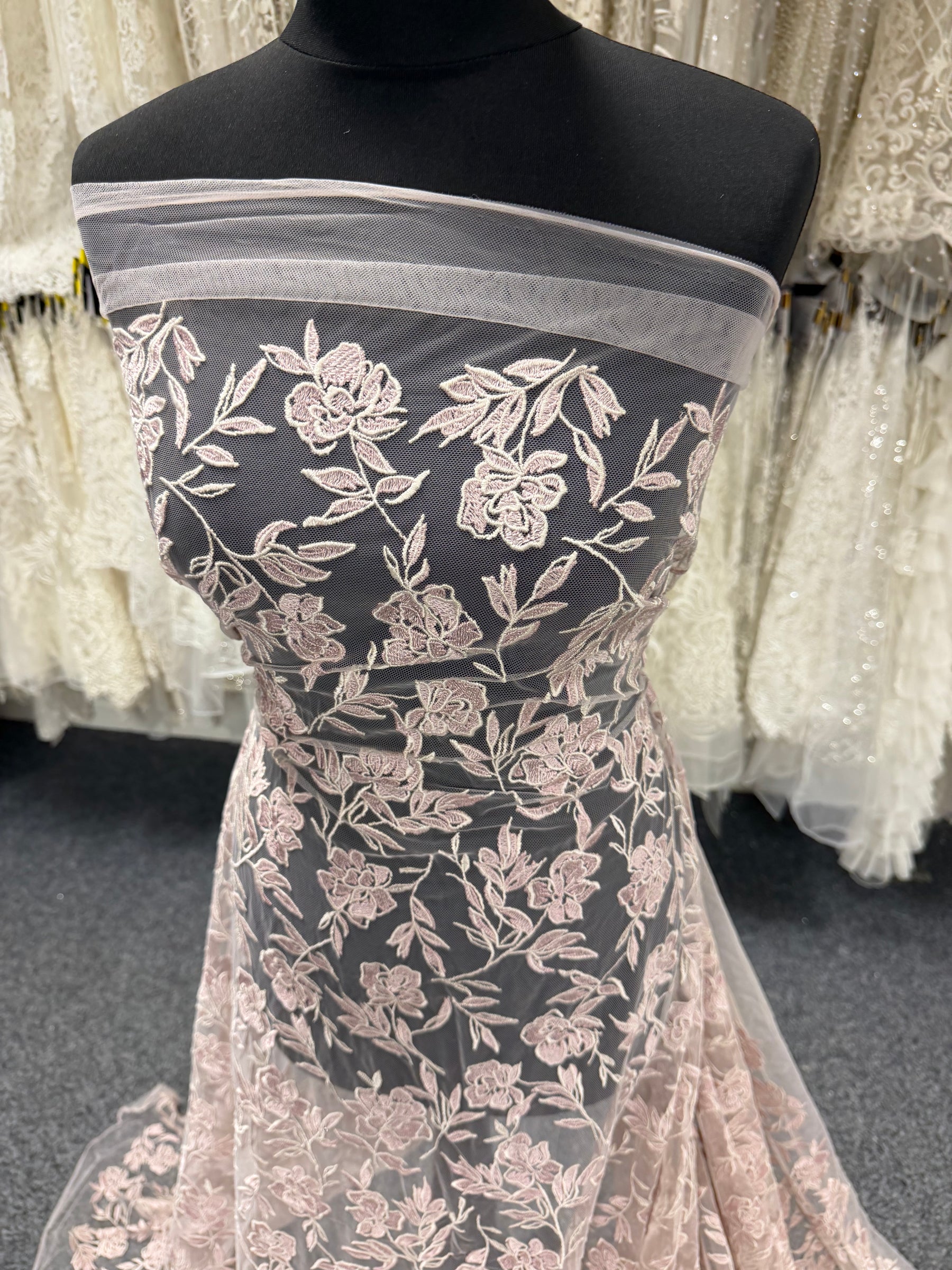 Dentelle brodée rose - EB5048