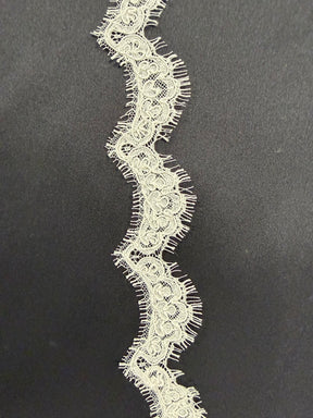 Garniture en dentelle de Chantilly ivoire à cordonnet - Ritonella
